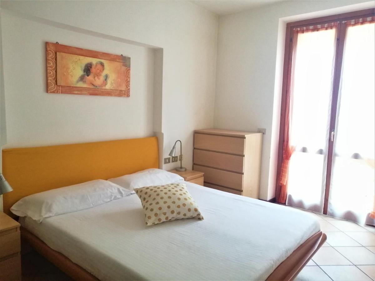 Iseolakerental - Appartamento Chiara Riva di Solto Ngoại thất bức ảnh
